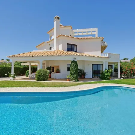 Teresa Albufeira